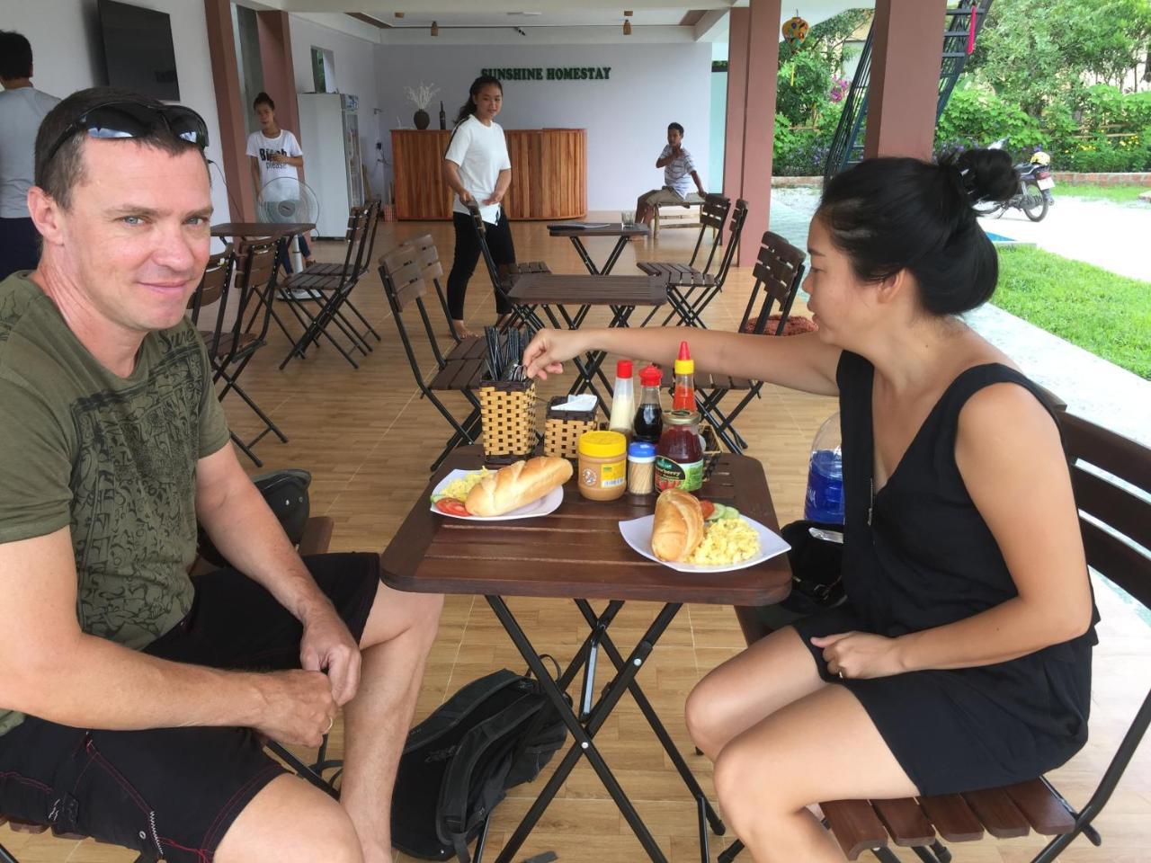 Sunshine Homestay Phong Nha Esterno foto