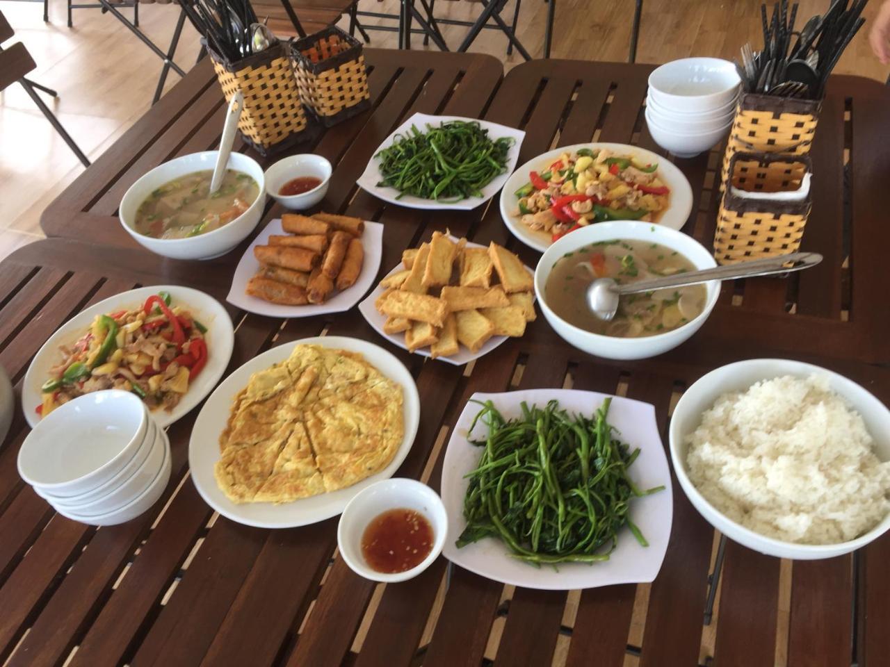 Sunshine Homestay Phong Nha Esterno foto