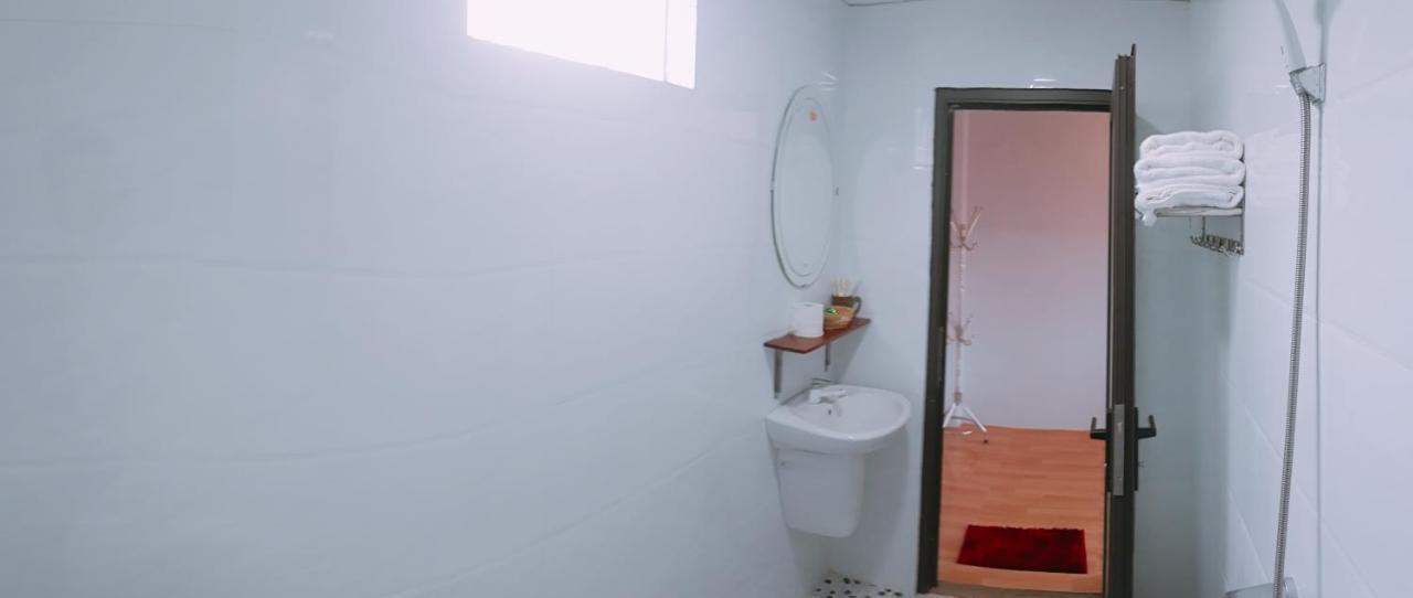 Sunshine Homestay Phong Nha Esterno foto